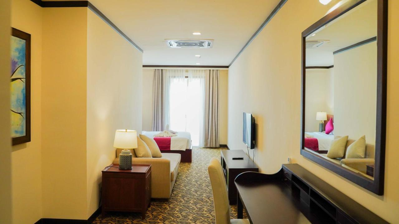 Kaizen Hotel & Suites Melaka エクステリア 写真