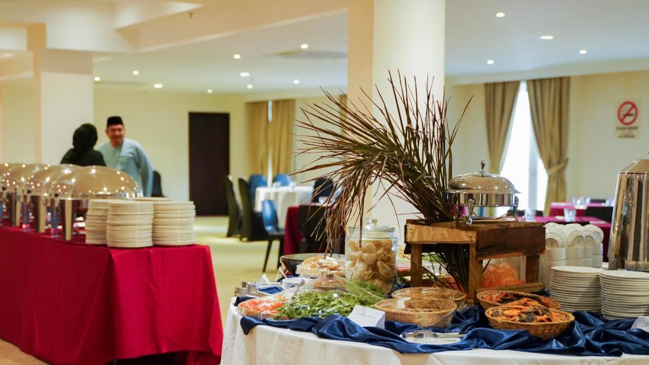 Kaizen Hotel & Suites Melaka エクステリア 写真