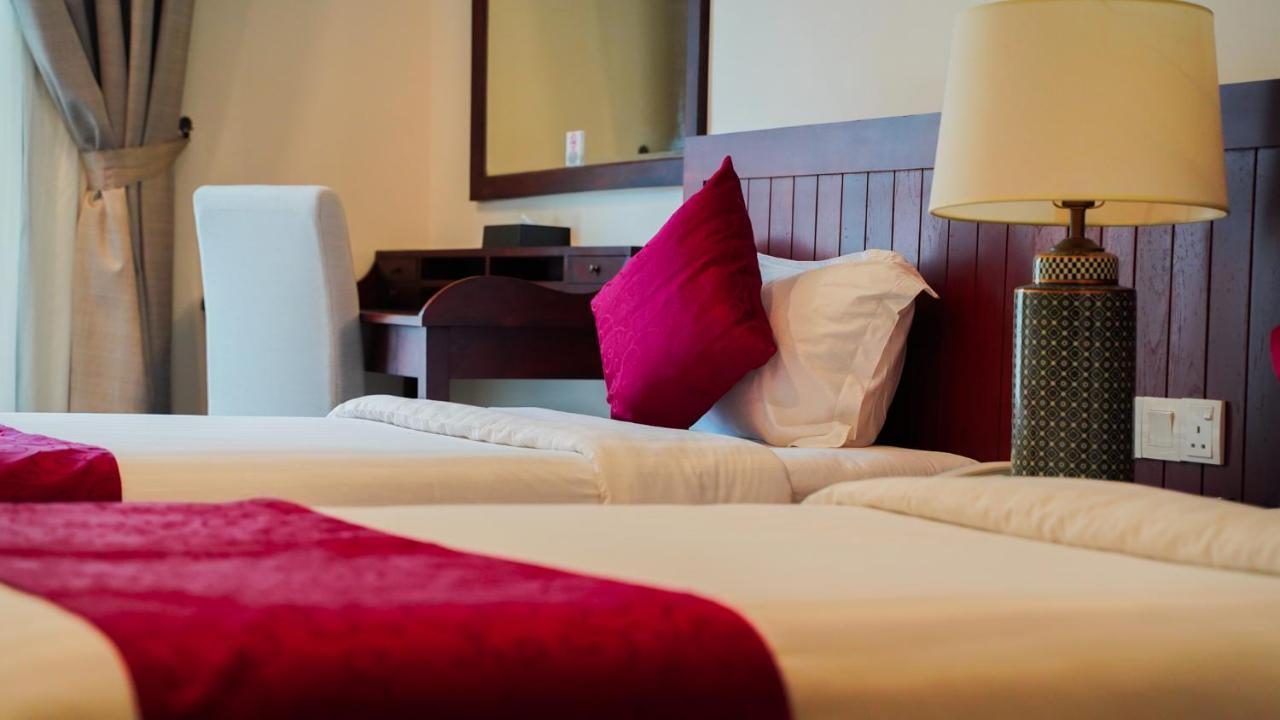 Kaizen Hotel & Suites Melaka エクステリア 写真