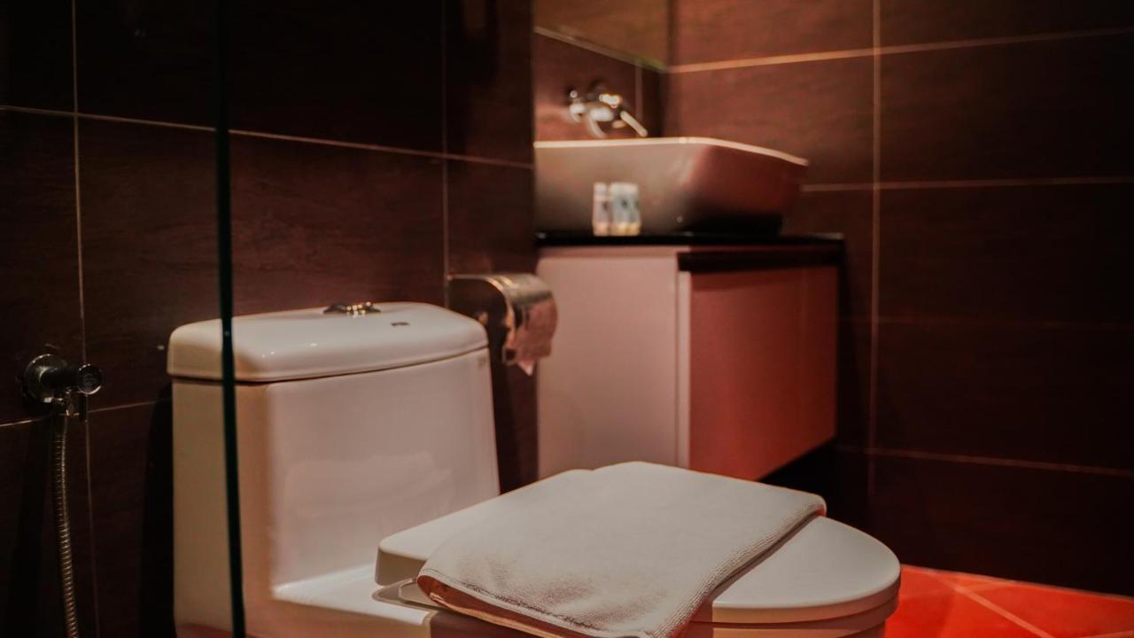 Kaizen Hotel & Suites Melaka エクステリア 写真
