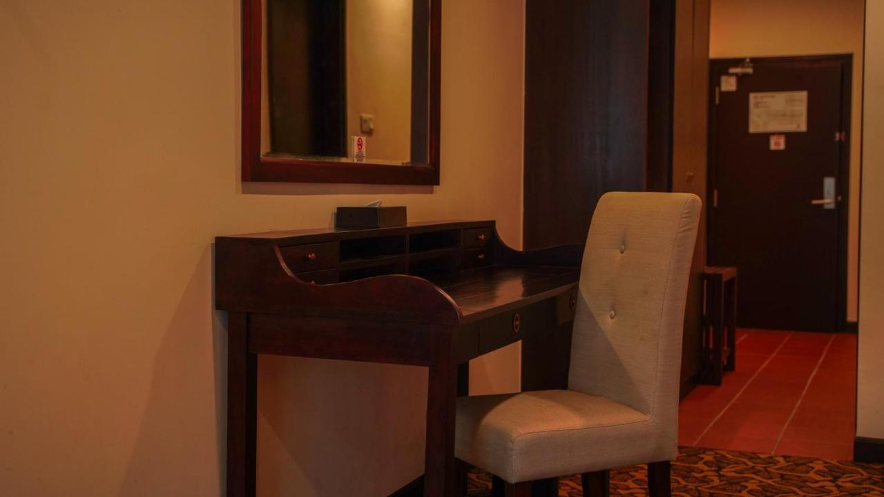 Kaizen Hotel & Suites Melaka エクステリア 写真