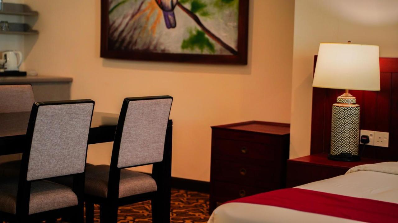 Kaizen Hotel & Suites Melaka エクステリア 写真
