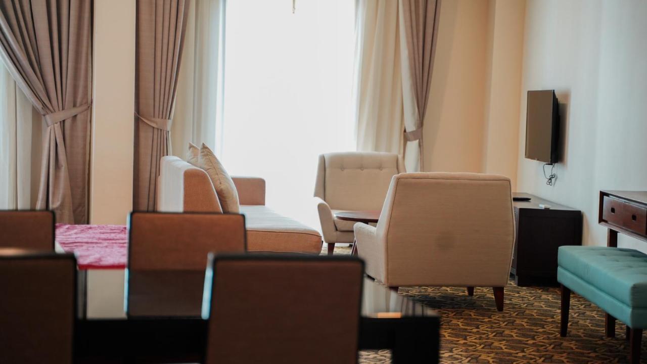 Kaizen Hotel & Suites Melaka エクステリア 写真
